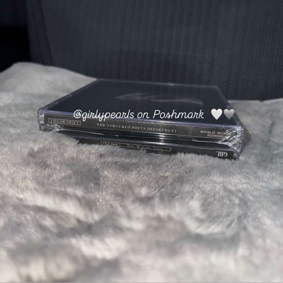 Taylor Swift The Tortured Poets Department Collector's CD + "The Black Dog” NEW - Picture 4 of 7